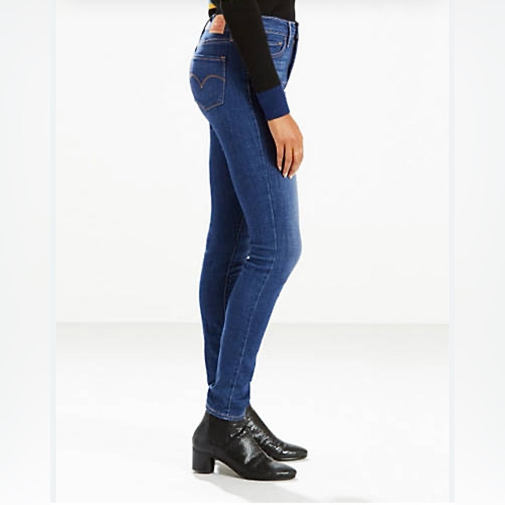 Levi's Women's Classic Indigo Skinny Jeans 33